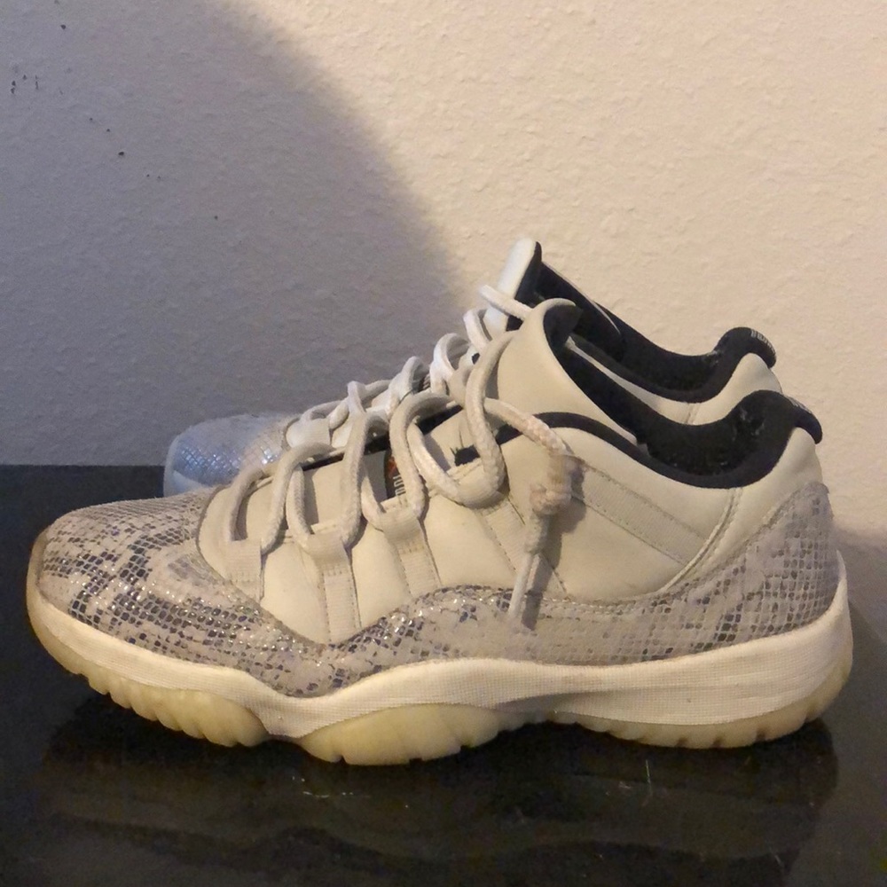 Jordan 11 low